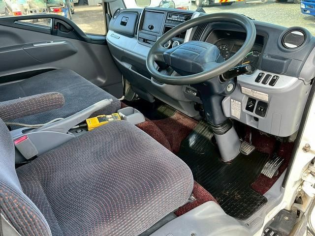 MITSUBISHI CANTER 2013 Image 31