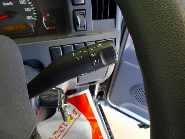 ISUZU ELF 2017 Image 31