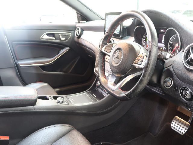 MERCEDES BENZ CLA CL 2017 Image 31