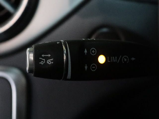 MERCEDES BENZ CLA CL 2017 Image 31