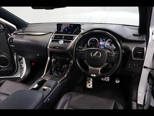 TOYOTA LEXUS NX300 2017 Image 31