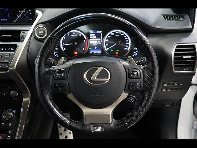 TOYOTA LEXUS NX300 2017 Image 31