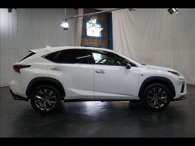 TOYOTA LEXUS NX300 2017 Image 31