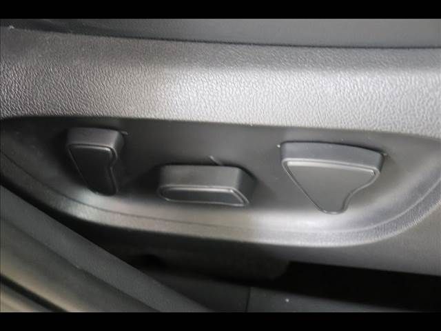 TOYOTA YARIS CROSS HYBRID 2021 Image 31