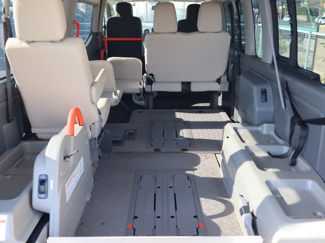 NISSAN NV350 CARAVAN 2017 Image 31