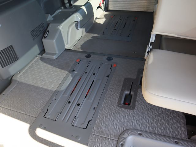 NISSAN NV350 CARAVAN 2017 Image 31