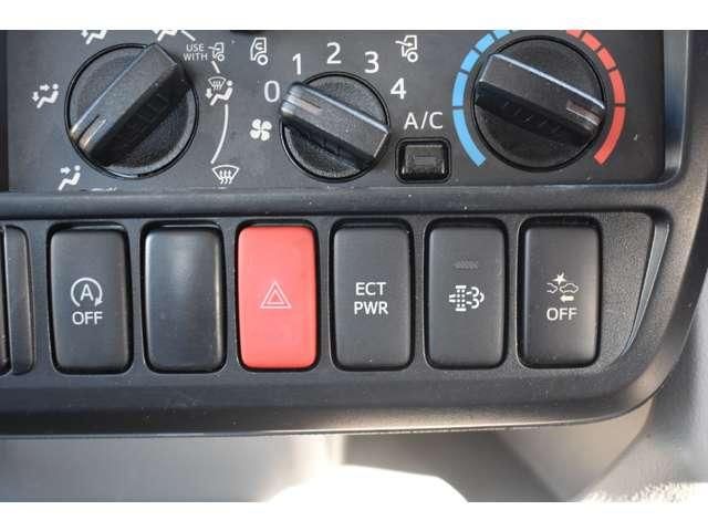 HINO DUTRO 2018 Image 31