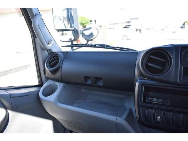 HINO DUTRO 2018 Image 31