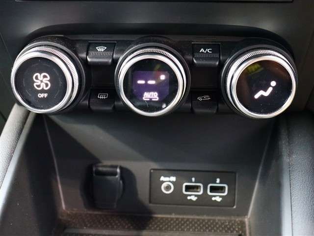 RENAULT CAPTUR 2021 Image 31