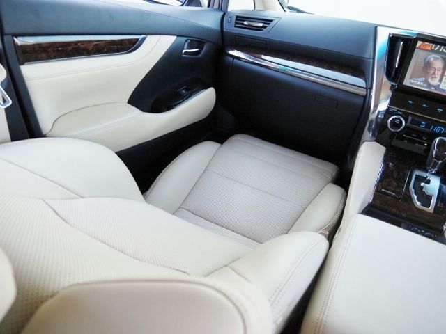 TOYOTA ALPHARD 4WD 2018 Image 31