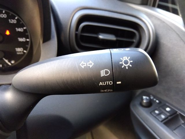 TOYOTA YARIS 2022 Image 31