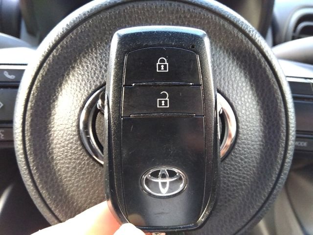 TOYOTA YARIS 2022 Image 31