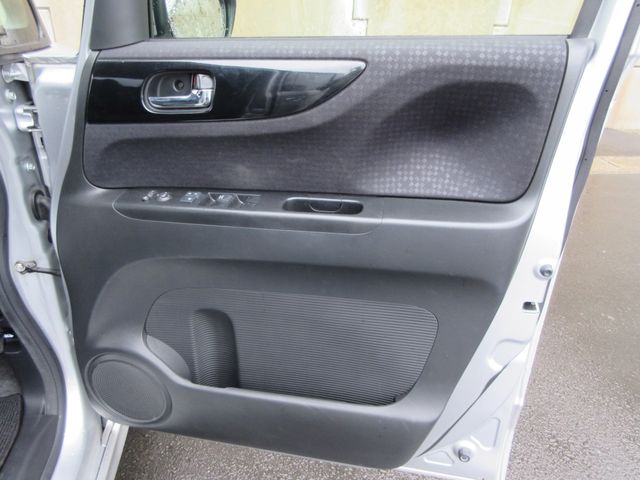 HONDA N BOX CUSTOM 2015 Image 31