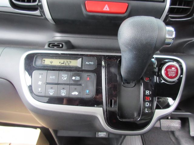 HONDA N BOX CUSTOM 2015 Image 31