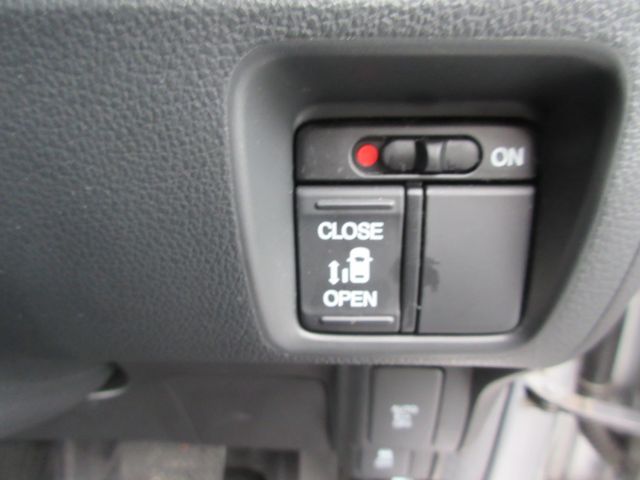 HONDA N BOX CUSTOM 2015 Image 31