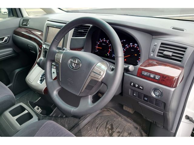 TOYOTA ALPHARD 2012 Image 31