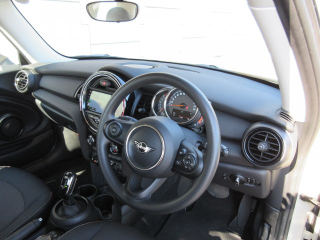 BMW MINI ONE 2019 Image 31