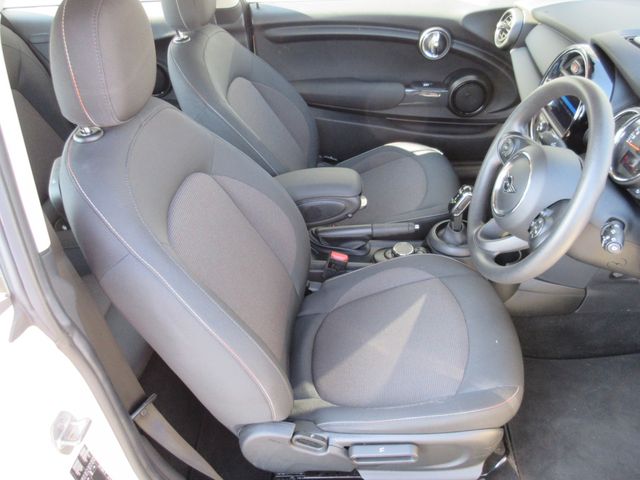 BMW MINI ONE 2019 Image 31