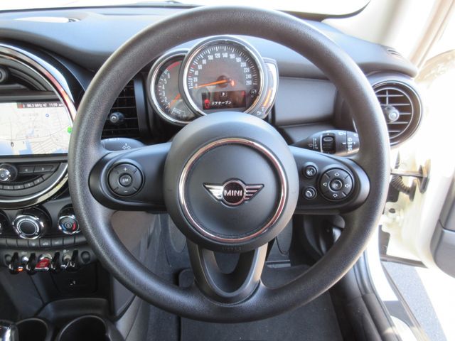 BMW MINI ONE 2019 Image 31