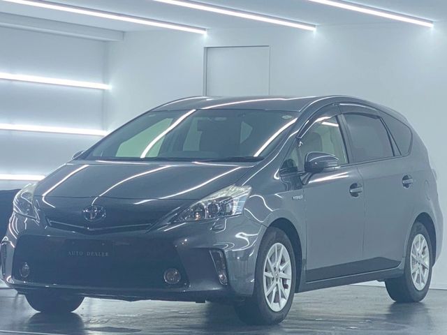 TOYOTA PRIUS ALPHA 2012 Image 31