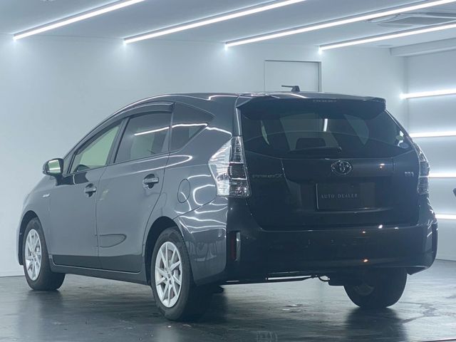 TOYOTA PRIUS ALPHA 2012 Image 31