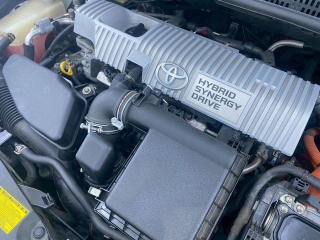 TOYOTA PRIUS ALPHA 2012 Image 31