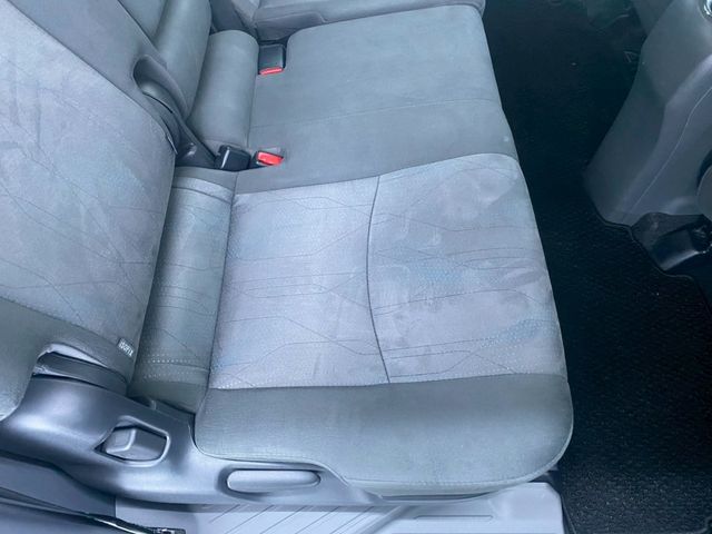 TOYOTA PRIUS ALPHA 2012 Image 31