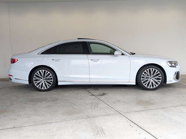 AUDI A8 2022 Image 31