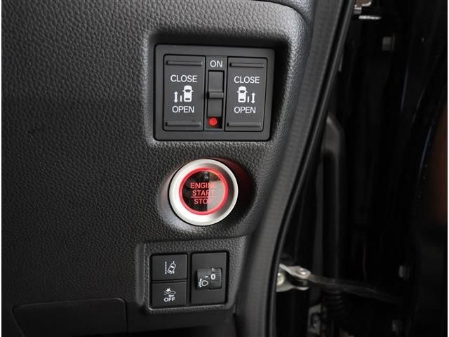 HONDA N BOX CUSTOM 2023 Image 31