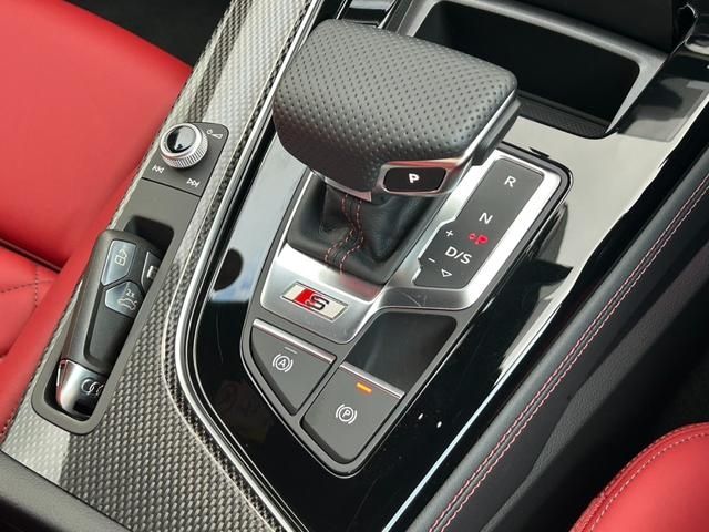 AUDI S4 2024 Image 31