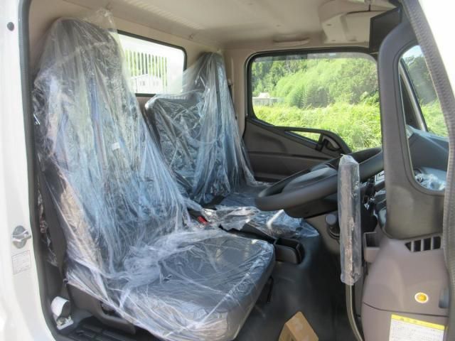 MITSUBISHI CANTER 2025 Image 31