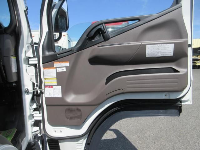 MITSUBISHI CANTER 2025 Image 31