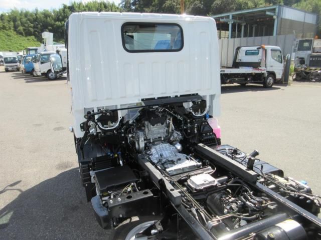MITSUBISHI CANTER 2025 Image 31