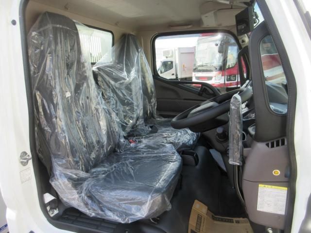 MITSUBISHI CANTER 2025 Image 31