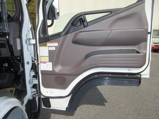 MITSUBISHI CANTER 2025 Image 31