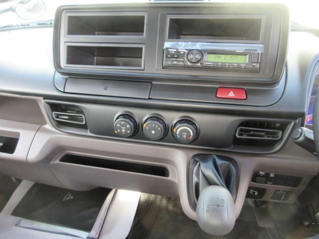 MITSUBISHI CANTER 2025 Image 31