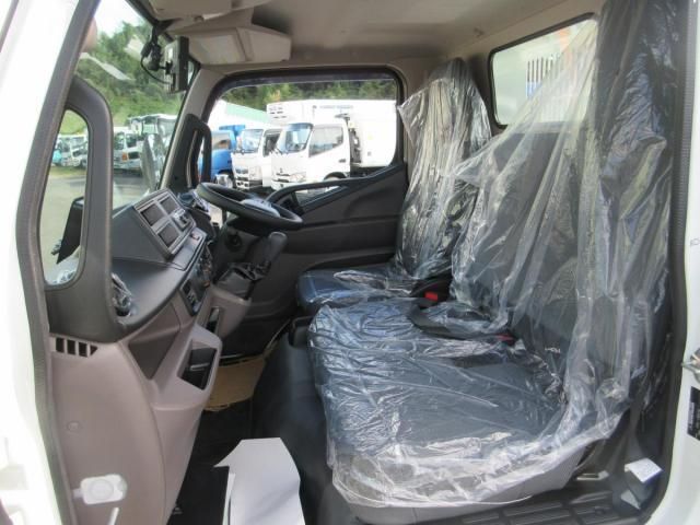 MITSUBISHI CANTER 2025 Image 31