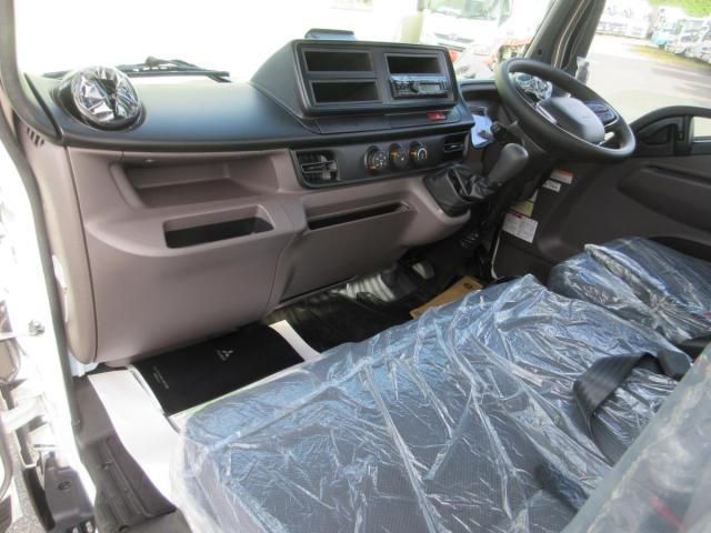 MITSUBISHI CANTER 2025 Image 31