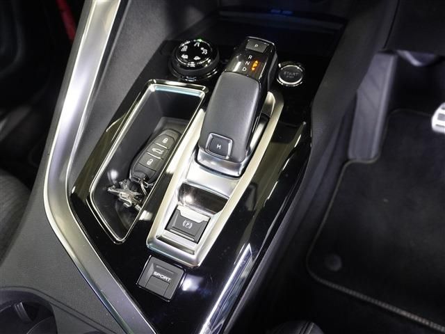 PEUGEOT 3008 2018 Image 31