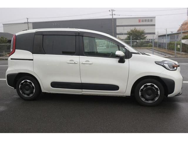 TOYOTA SIENTA HYBRID 2022 Image 31