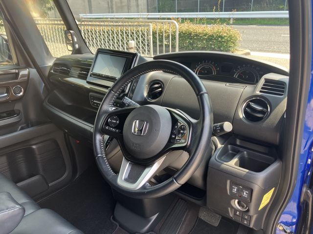 HONDA N BOX CUSTOM 2018 Image 31