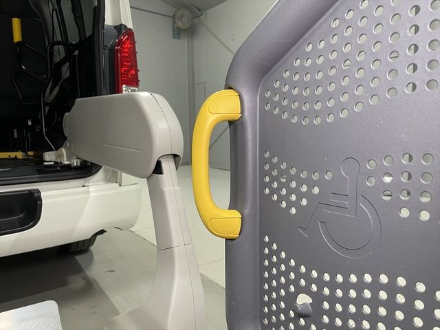 TOYOTA HIACE VAN 2WD 2019 Image 31