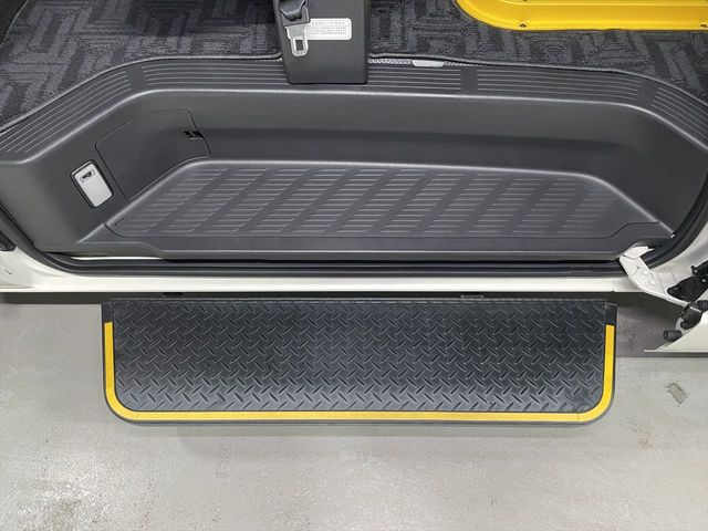 TOYOTA HIACE VAN 2WD 2019 Image 31