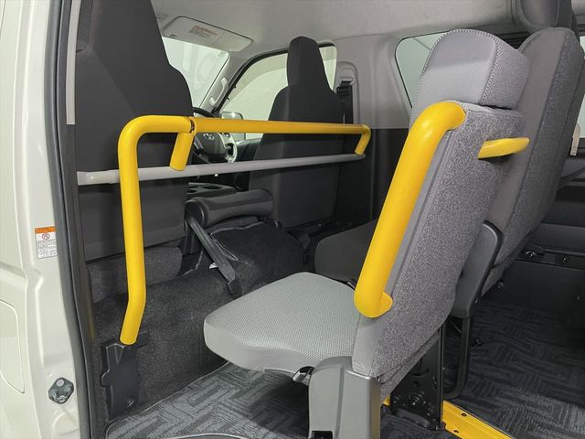 TOYOTA HIACE VAN 2WD 2019 Image 31