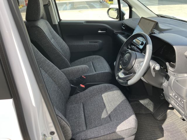 TOYOTA SIENTA HYBRID 2024 Image 31