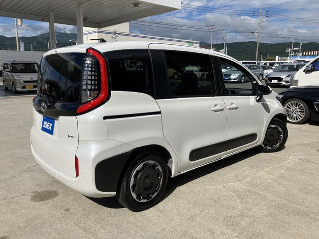 TOYOTA SIENTA HYBRID 2024 Image 31