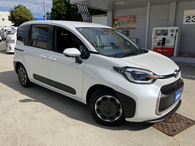 TOYOTA SIENTA HYBRID 2024 Image 31