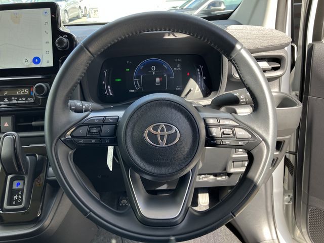 TOYOTA SIENTA HYBRID 2024 Image 31