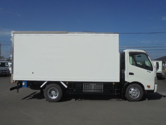 HINO DUTRO 2013 Image 31