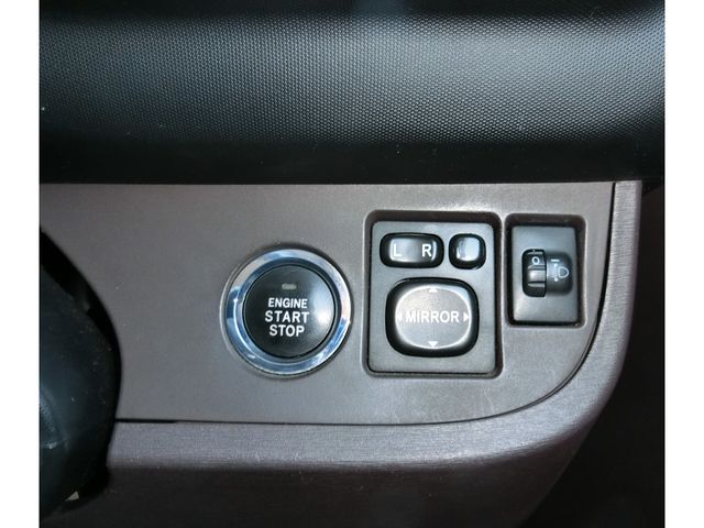 TOYOTA IQ 2009 Image 31